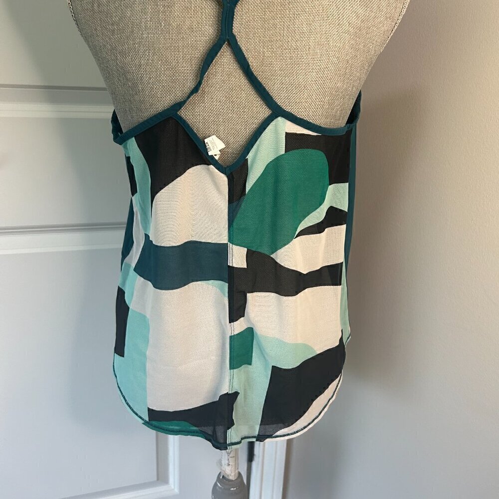 Under Armour Heat Gear Teal Front / Mesh Back Tank Size M EUC - Picture 2 of 2